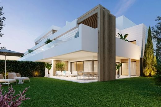 Apartment / Etagenwohnung in Estepona, Málaga