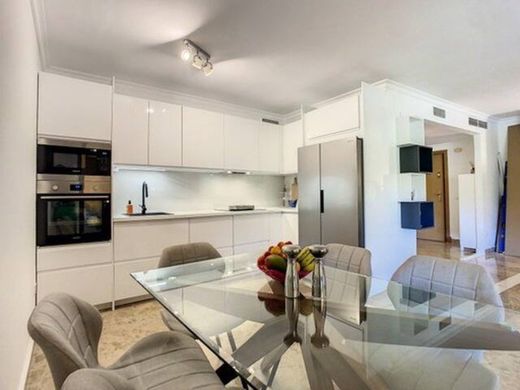 Apartment in San Pedro de Alcántara, Malaga