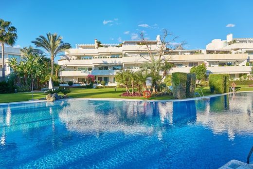 Apartment / Etagenwohnung in Marbella, Málaga