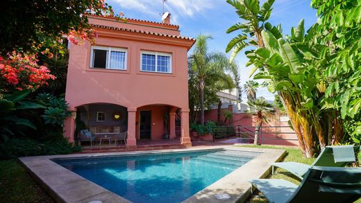 Villa in Nueva Andalucia, Malaga
