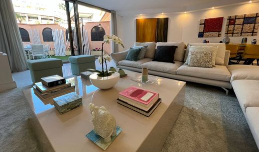 Apartment in Puerto Banus, Malaga