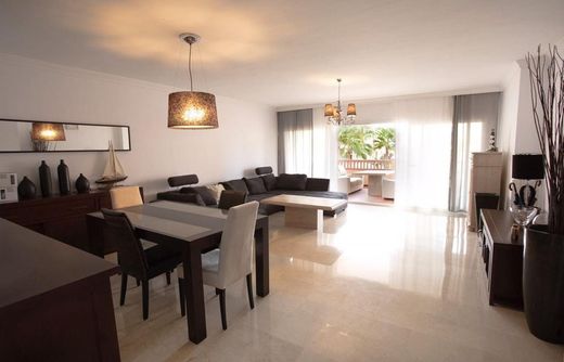 Apartment / Etagenwohnung in Estepona, Málaga