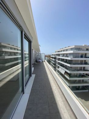 Apartment in Nueva Andalucia, Malaga