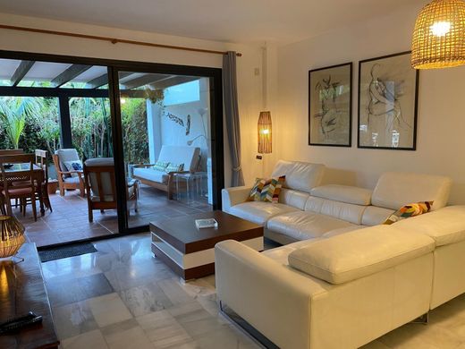 Apartment in Puerto Banus, Malaga