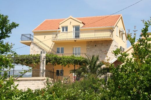 Villa Dobrota, Kotor