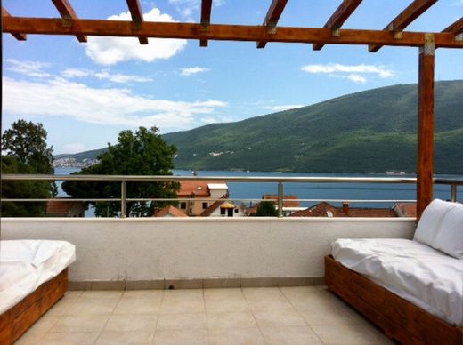 Piso / Apartamento en Ðenovići, Herceg Novi