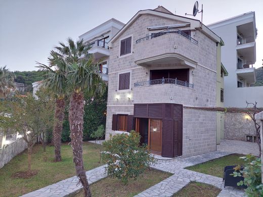 Luxe woning in Kamenari, Herceg Novi