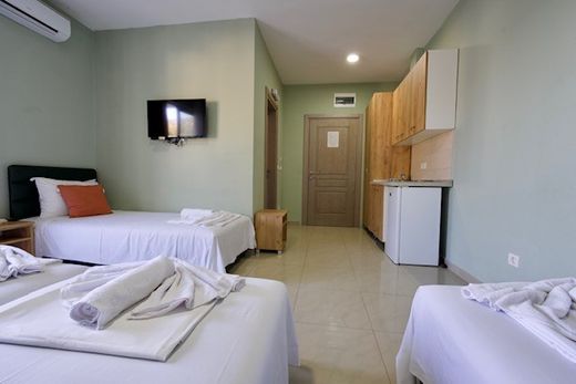 Hotel for sale in Čanj