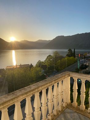 Apartment / Etagenwohnung in Dobrota, Kotor