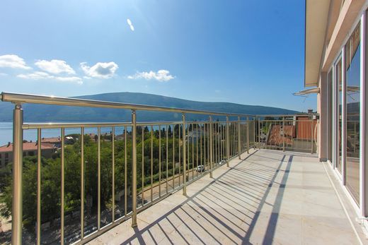 Apartment in Baošići, Herceg Novi