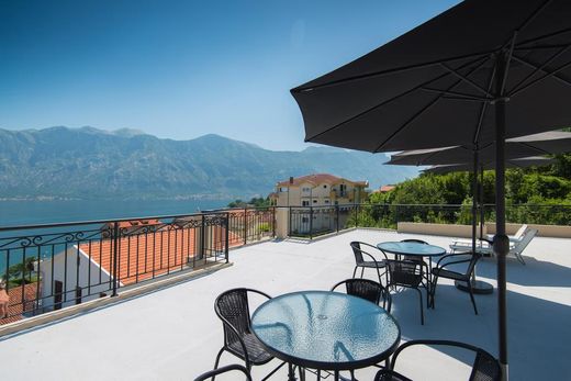 Luxury home in Gornji Stoliv, Tivat