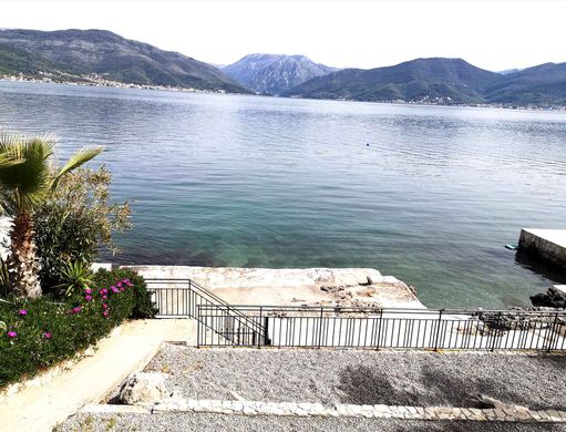 Appartamento a Krasići, Tivat