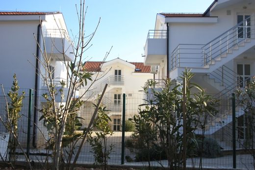 Apartment / Etagenwohnung in Bijela, Herceg Novi