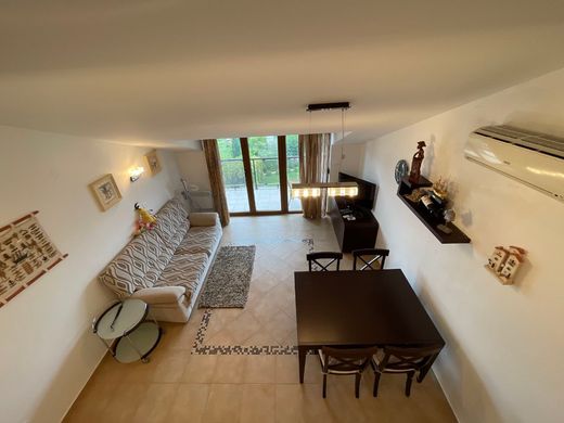 Apartment / Etagenwohnung in Bijela, Herceg Novi