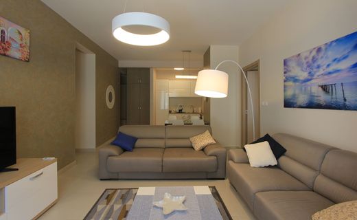 Apartment / Etagenwohnung in Donji Morinj, Herceg Novi