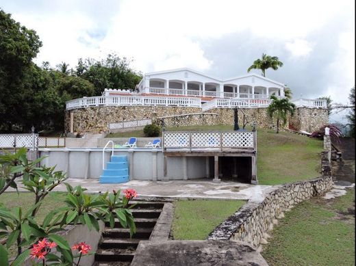 Luxury home in Vigie, Leslie Land