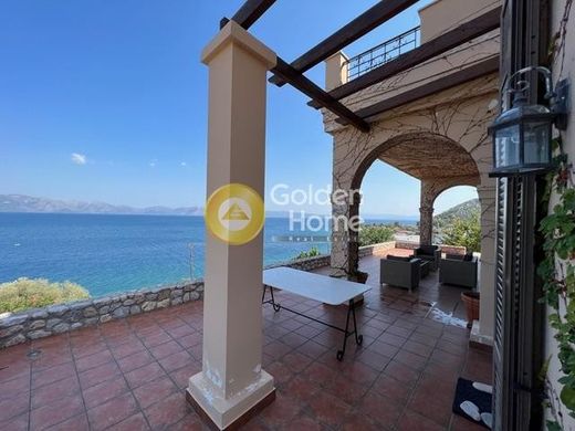 Casa di lusso a Varnávas, Nomarchía Anatolikís Attikís