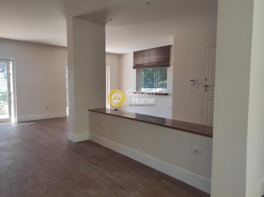 Semidetached House in Pentéli, Nomarchía Athínas