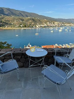 Casa de lujo en Póros, Nomós Piraiós