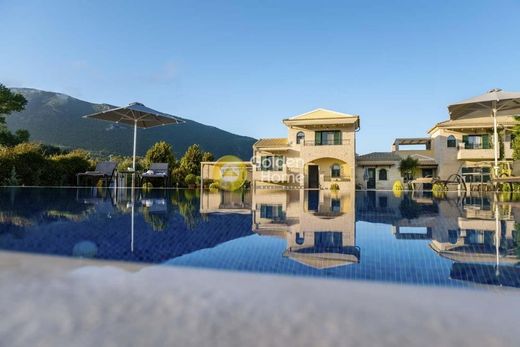 Villa Plurifamiliare a Corfù, Nomós Kerkýras