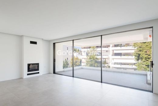 Apartment / Etagenwohnung in Glyfáda, Nomarchía Athínas