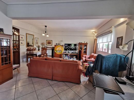 半独立式房屋  Argyroúpoli, Nomarchía Athínas