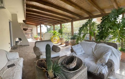 Agía Paraskeví, Nomarchía Athínasのアパートメント