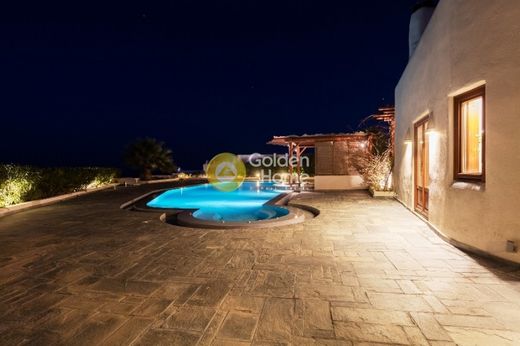 Luxury home in Santorini, Nomós Kykládon