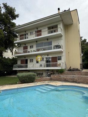 Edificio en Drosiá, Nomarchía Anatolikís Attikís