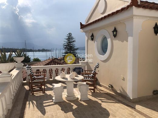 Luxe woning in Póros, Nomós Piraiós