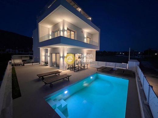 ‏בתי יוקרה ב  Loutráki, Nomós Korinthías