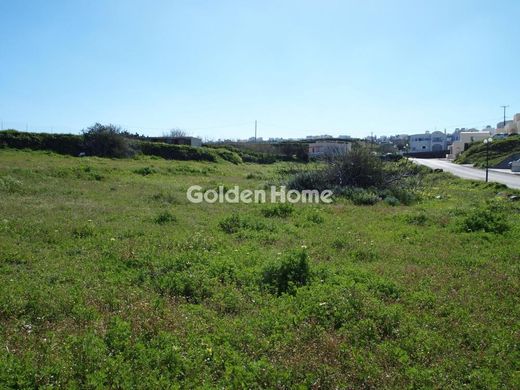 Terrain à Santorini, Cyclades