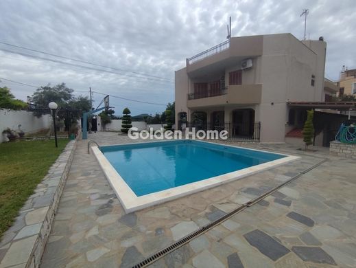 Casa di lusso a Rafína, Nomarchía Anatolikís Attikís