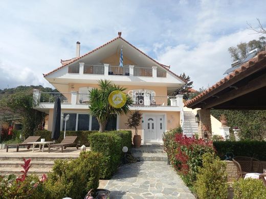 Luxury home in Kalývia Thorikoú, Nomarchía Anatolikís Attikís