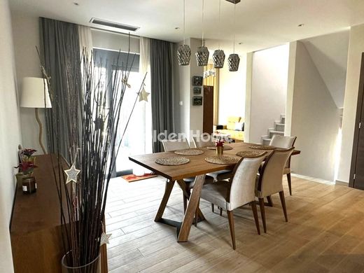 Detached House in Kalývia Thorikoú, Nomarchía Anatolikís Attikís