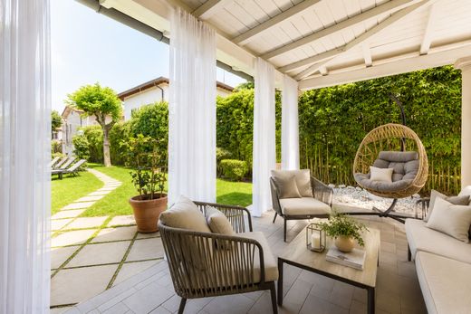 Вилла, Forte dei Marmi, Provincia di Lucca