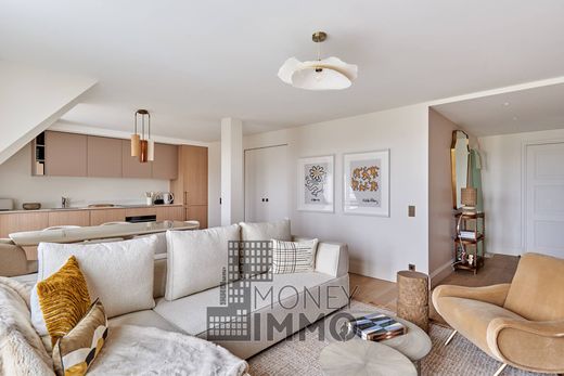 Apartment in Tour Eiffel, Invalides – Ecole Militaire, Saint-Thomas d’Aquin, Paris