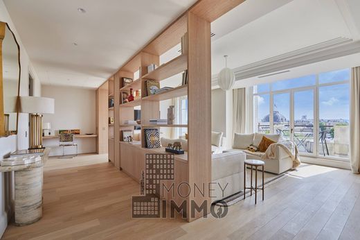 Apartment in Tour Eiffel, Invalides – Ecole Militaire, Saint-Thomas d’Aquin, Paris