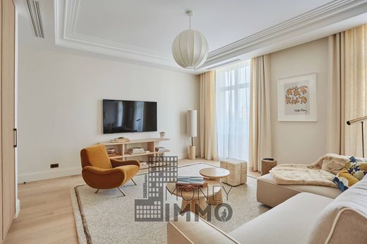 Apartment in Tour Eiffel, Invalides – Ecole Militaire, Saint-Thomas d’Aquin, Paris