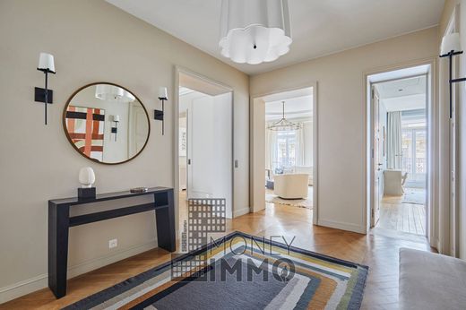 Apartment in Champs-Elysées, Madeleine, Triangle d’or, Paris