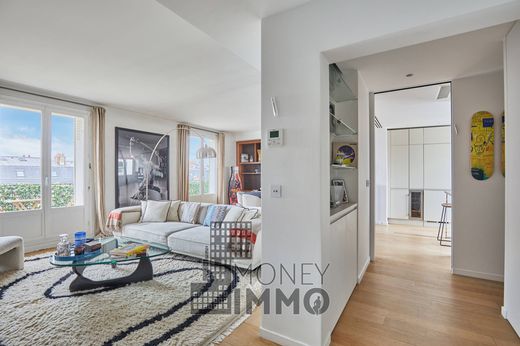 Apartment in Champs-Elysées, Madeleine, Triangle d’or, Paris