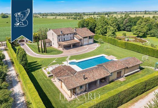 Villa - Castel Goffredo, Mântua