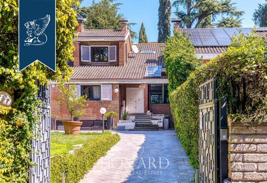 Villa Roma, Lazio bölgesinde