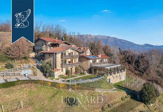 Rural or Farmhouse in Sotto il Monte Giovanni XXIII, Provincia di Bergamo