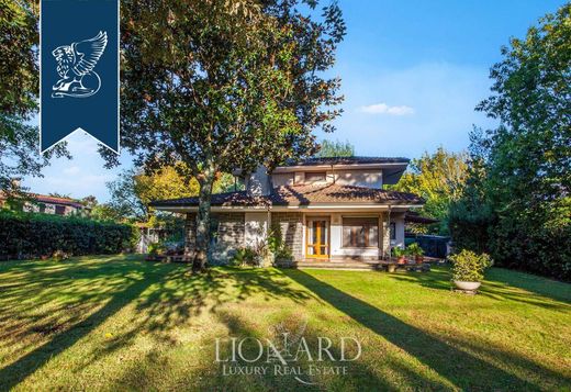 Villa a Forte dei Marmi, Lucca