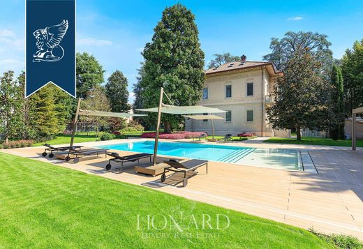 Villa in Magenta, Milan