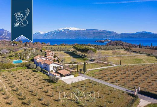 Villa a San Felice del Benaco, Brescia