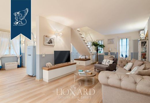 Villa à Forte dei Marmi, Lucques