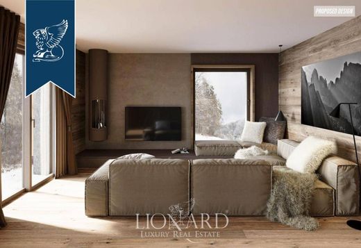 Villa in Cesana Torinese, Turin