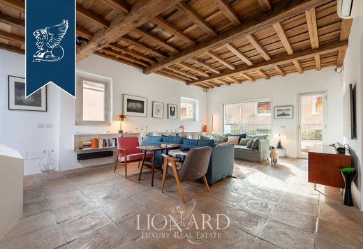 Palazzo a Roma, Lazio